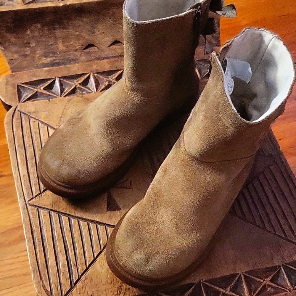 UGG girls boots bow-tie back